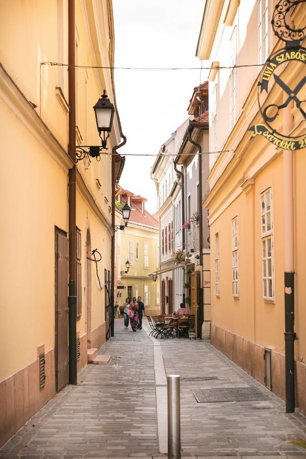 Foter Rezidencia Apartment Gyor Exterior photo