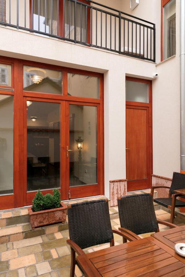 Foter Rezidencia Apartment Gyor Exterior photo